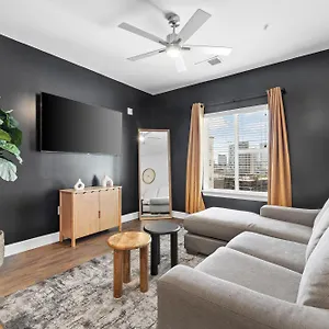 https://the-hidden-hills-suite-the-gulch.nashville-hotels.org
